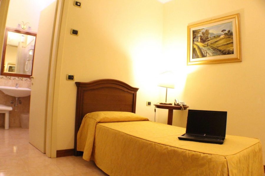 Single Bed Hotel Certosa Milano